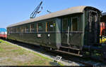 Herbstlokfest im Lokschuppen Staßfurt

Schürzenwagen mit der Bezeichnung  ABy<sup>048</sup>  (51 80 38-43 830-6 | AB4yse | 33717 Erf | Baujahr: 1929) ist aus Meiningen angereist. Dieser und weitere Wagen konnten bei Interesse auch von innen besichtigt werden.

🧰 Meininger Dampflok Verein e.V. (MDV) | Eigentümer: DB Museum
🕓 26.9.2021 | 13:38 Uhr