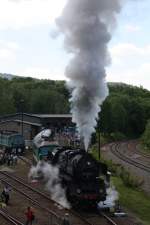 50 3616-5 rangiert mit dem Museumszug und der Wismut V 300 005 am 23.05.09 im Eisenbahnmuseum Schwarzenberg.