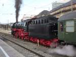 001 180-9 der Bayernbahn (BEM - Bayerisches Eisenbahnmuseum) mit Sonderzug nach Regensburg am Gleis 31, Munchen Hbf 2014-12-13 **** Sehen Sie Bahnvideos an - www.youtube.com/user/cortiferroviariamato/videos **** Auch ein video der 001 bei der Ausfahrt aus Munchen Hbf am 13-12-2014 **** http://www.youtube.com/watch?v=7GHE6zRgxr0