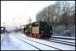 Am 18.12.2005 war Eisenbahn Tradition mit einem Sonderzug unterwegs zur Haller Willem Strecke Osnabrück - Bielefeld. Um 9.32 Uhr kam 503655, hier noch Tender voraus fahrend, durch den verschneiten Bahnhof Natrup Hagen.