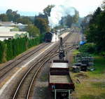 Museumszug  Rebenbummler  wartet im Heimatbahnhof Riegel am Kaiserstuhl auf die Abfahrt nach Breisach am Rhein, Okt.2007