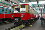 277 003, 1938 in der Bauart  1938/41 unter der Tfz.-Nummer 3839 geliefert, am 20.05.2006 in der Fahrzeughalle des Berliner Vereins  Historische S-Bahn e. V. .