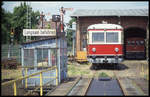 VT 2 der Museums Eisenbahn Minden fährt hier am 8.6.1992 im BW Rahden auf die Drehscheibe.