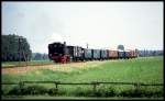Am 8.6.1992 war die MEM Dampflok 896237 bei Diepenau mit einem Museumszug nach Rahden unterwegs.