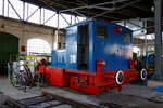 Lok Nr.1 der zuletzt bei der Emder Hafenumschlagsgesellschaft EHUG eingesetzten, 1939 von Krupp mit der Fabriknummer 1691 gebauten Diesellok am 01.05.2013 in der Fahrzeughalle des MKO Norden.