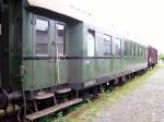 NTB Eilzugwagen Bauart Bye 667 in Wiesbaden-Dotzheim. 1939 gebaut von der Firma Westwaggon in Kln. 68 Sitzpltze, Lnge 20,8m, Gewicht 35t, Vmax 120 km/h; 07.08.2007