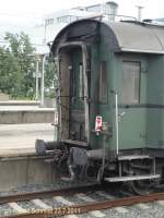 Stirnseite des A4e 11032Stg 75 80 17-43001-1 am 23.7.2011 im Bahnhof Altona, eingestellt in einen Historischen Sonderzug als Wagen 3.