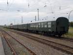 Der Störtebekersonderzug aus Cottbus führte,am 05.Juli,den Dienstwagen 55 80 29-11 375-7 mit.Hier stand der Zug bis zur Rückfahrt in Bergen/Rügen.
