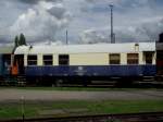 Beige-Blauer dreisachser Umbauwagen am 06.08.11 von der Museumseisenbahn Hanau