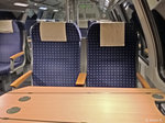 Am 10. März 2016 war ein Doppelstock-Zwischenwagen mit dieser 1. Klasse-Ausstattungsvariante im Oberstock in den RE7 ( SH-Express ) aus Flensburg mit dem Fahrtziel Hamburg Hbf eingereiht. Bis zum Fahrplanwechsel im Dezember 2015 fuhren auf der Relation noch modernisierte n- und Interregio-Wagen. Voraussichtlich ab 2017 sollen nach starken Lieferverzögerungen ausschließlich neue Twindexx-Doppelstock-Triebzüge zum Einsatz kommen. Derzeit verkehren gemischte Garnituren, bestehend aus bereits ausgelieferten neuen zweitklassigen Zwischenwagen im NAH.SH-Design und verkehrsroten Zwischen- und Steuerwagen aus dem Bestand der DB.