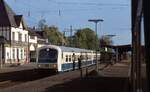 LHB-Versuchszug mit Steuerwagen voraus im Mai 1979 in Weetzen.