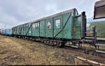 Behelfspackwagen mit der Bezeichnung  MD 4 ye  (113 706 Ffm), stationiert auf dem Gelände des Eisenbahnclubs Aschersleben und fotografiert beim 32. Verkehrshistorischen Wochenende. Dieser beherbergt etliche eisenbahntechnische Ausstellungsstücke.

🧰 Eisenbahnclub Aschersleben e.V. (ECA)
🕓 11.9.2022 | 12:31 Uhr