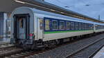 Am 29. Januar 2022 konnte D-TRAIN 51 80 21-90 502-2 Bomz 236.3 in Bochum im Rahmen des Abellio RE11 Ersatzverkehres festgehalten werden. In dem Wagen wurden drei Abteile zur 1. Klasse umbezeichnet, da die Garnitur sonst keinen 1. Klasse Bereich gehabt hätte.