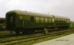 Dieser ex US Army Bcm(n) mit der Nummer 58055-40911-5 stand am 1.8.1987 im Abstellbereich des Hauptbahnhofs Münster in Westfalen. Später wurde der Wagen entsprechend umgestaltet meines Wissens von EuroExpress eingesetzt.