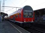 Steuerwagen der Gattung DABbuzf 777 mit einem RE der Linie 3 (Stralsund - Belzig) bei seinem Aufenthalt in Pasewalk.