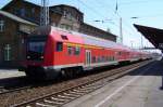 Steuerwagen der Gattung DABbuzf778 mit einem RE bei seinem Aufenthalt im Greifswalder Hbf am 08.05.03. Als Schublok diente die 143 092, welche den Express kurze Zeit spter nach Stralsund schob.