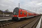 RE3 (RE3314) von Berlin Hauptbahnhof (tief) nach Stralsund Hauptbahnhof erreicht am 10.3.2017 den Bahnhof Berlin Lichtenberg.