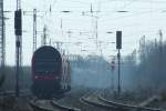 Mit Steuerwagen voraus, und leicht verzgert fhrt die RB 26722 aus Weienfels nach Leipzig in Grokorbetha ein.