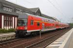 Hier ein RE1 (RE18004)  Baumblüten-Express  von Berlin Zoologischer Garten nach Werder(Havel), dieser Zug stand am 1.5.2014 in Potsdam Park Sanssouci.