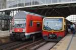 Hier links eine RB14 (RB18924)  Airport-Express  von Berlin Schönefeld Flughafen nach Nauen (Zuglok war 143 333-3) und rechts 481 156-8 als S5 von Berlin Spandau nach Straußberg Nord, diese