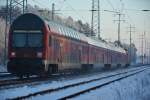 Steuerwagen (760) wird gezogen von BR 112 (112 183) bei der Durchfahrt Diedersdorf am 27.12.2014.