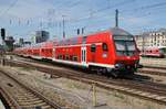 RB59098 von München Hauptbahnhof nach Nürnberg Hauptbahnhof fährt am 15.8.2017 aus dem Startbahnhof aus. Zuglok war 111 017-0.