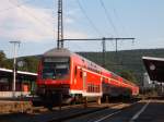 Ein Doppelstock-Steuerwagen auf Gleis 2 des Aalener Bahnhofs, fotografiert am 14.06.07.