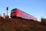 DABpbzfa 762.0 mit Schublok 143 002-4 der S-Bahn Mitteldeutschland (DB Regio Südost) als S 37742 (S7) von Halle(Saale)Hbf Gl.