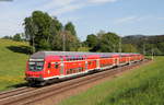 RE 19466 (Aalen Hbf-Stuttgart Hbf) mit Schublok 111 076-6 bei Lorch 7.5.18