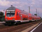 RE von Dresden nach Leipzig mit Stw 762 am 26.06.2008 in   Radebeul Ost.