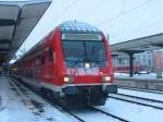 Hier sieht man einen Doppelstocksteuerwagen der 2.Gattung im leichten Winterdesign.