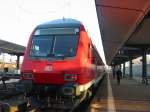 Hier sieht man einen Doppelstocksteuerwagen der 2.Gattung der in Worms Hbf auf seine Abfahrt wartet. Ziehende Lok ist die 146-004-7.