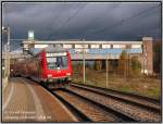 RE17320 Dresden - Zwickau, hatte am 01.11.06 mit herbstlich-schlpfrigen Schienen zu kmpfen u.