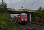 Ein RE4 Verstärker kommt als Leerfahrt aus Aachen Hbf nach Düsseldorf zurück durch Korschenbroich am Abend des 28.9.2017