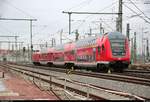 Nachschuss auf einen DABpbzfa mit Zuglok 146 024 der Elbe-Saale-Bahn (DB Regio Südost) als RE 16324 (RE30) von Halle(Saale)Hbf nach Magdeburg Hbf, der das Gleisvorfeld von Halle(Saale)Hbf