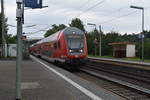 Frontansicht einer RB22 nach Limburg bei der Einfahrt in Oberbrechen am Sonntagabend den 24.6.2018, geschoben wird der Zug von der 143 346.