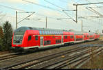 DABpbzfa (50 80 86-81 137-1 D-DB) mit Schublok 146 026 der Elbe-Saale-Bahn (DB Regio Südost) als RE 16315 (RE30) von Magdeburg Hbf nach Halle(Saale)Hbf erreicht den Bahnhof Niemberg auf der