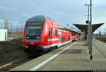 DABpbzfa mit Schublok 146 0?? der S-Bahn Dresden (DB Regio Südost) als S 31732 (S1) von Schöna nach Meißen Triebischtal steht im Bahnhof Dresden-Reick auf der Bahnstrecke