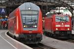 RE6 (RE10628)  Westfalen-Express  von Minden(Westf) nach Köln/Bonn Flughafen trifft am 25.05.2019 im Kölner Hauptbahnhof auf 146 274 mit dem RE1 (RE10137)  Nordrhein-Westfalen-Express  von