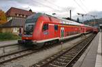 RB5418 von Klais nach Ohlstadt fährt am 19.10.2019 aus Garmisch-Partenkirchen aus.