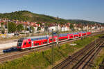 RE5 Lindau-Reutin - Stuttgart Hbf am 08.08.2022 am Eszetsteg in Stuttgart.