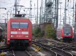 BR 101 053-7 mit InterCity 2371  Schwarzwald  und Rechts RE 4678 nach Siegen ber Friedberg (Hessen) im Gleisvorfeld Frankfurt am Main am 25.09.07