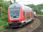 Ein Dosto Steuerwagen, geschoben von einer 146.2, fhrt einen Regionalexpress nach Mosbach-Neckarelz am Hp Tamm (Wrtt.) vorbei.