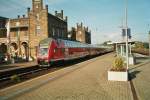 Im Oktober 2004 stand ein 765.5 Steuerwagen mit dem RE60  Ems-Leine-Express  in Minden(Westf). Schublok war an dem Tag eine 111.