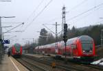 IRE4714 (Radolfzell-Karlsruhe Hbf) mit Schublok 146 229-0 bei der Ausfahrt St.Georgen(Schwarzw) 1.4.09.