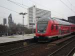 Einer von den neuen Doppelstockwagen macht sich auf den Weg nach Lutherstadt Wittenberg. Hier in Berlin Zoo am 15.02.2006