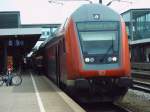 RE nach Nrnberg Hbf am 12.4.2006 in Regensburg Hbf.