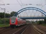 111 132-7 mit RE 14122 Mnster Hauptbahnhof-Emden Auenhafen auf Bahnhof Salzbergen am 10-7-2012.