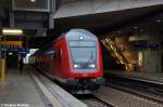 RE5 (RE 4359) von Berlin Hbf (tief) nach Lutherstadt Wittenberg in Berlin Sdkreuz und geschoben hatte die 112 165-6.