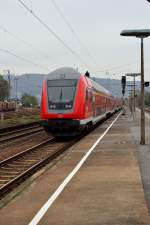 Nachschu auf den Steuerwagen einer RB nach Stuttgart, die von der 143 092 gezogen wurde und hier gerade Neckarelz verlsst.